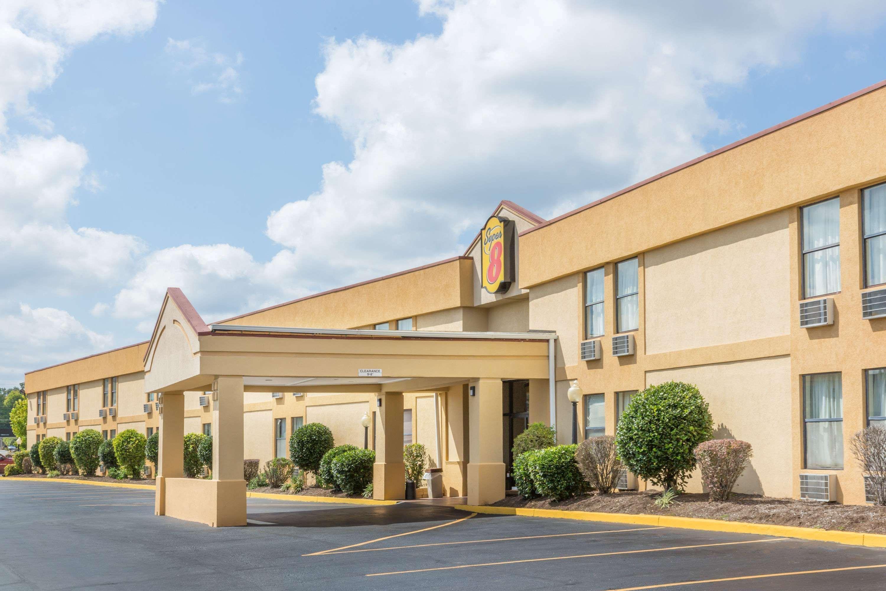 Super 8 By Wyndham Knoxville Downtown Area מראה חיצוני תמונה