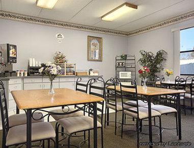 Super 8 By Wyndham Knoxville Downtown Area מסעדה תמונה
