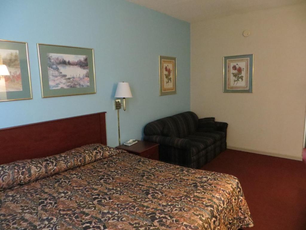 Super 8 By Wyndham Knoxville Downtown Area מראה חיצוני תמונה